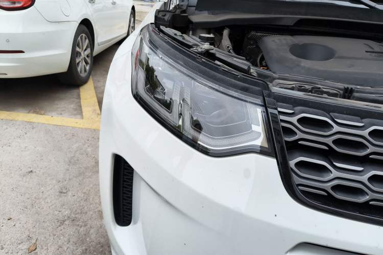 Used Land Rover Discovery Sport New Energy 2022 P300e Performance Tech Edition Right Front Headlight