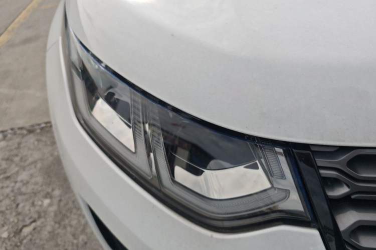 Used Land Rover Discovery Sport New Energy 2022 P300e Performance Tech Edition Right Front Headlight