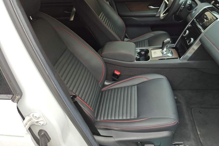 Used Land Rover Discovery Sport New Energy 2022 Facelifted P300e Plug-in Hybrid Electric Version Right Front Seat