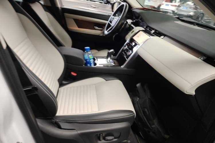 Used Land Rover Discovery Sport New Energy 2022 Facelifted P300e Plug-in Hybrid Electric Version Right Front Seat