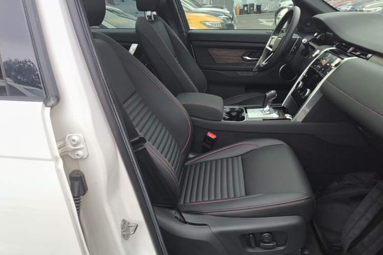 Used Land Rover Discovery Sport New Energy 2022 P300e Performance Tech Edition Right Front Seat