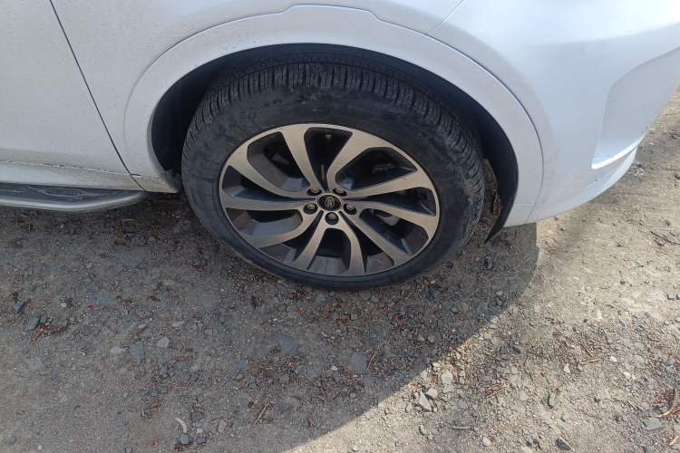 Used Land Rover Discovery Sport New Energy 2022 Facelifted P300e Plug-in Hybrid Electric Version Right Front Wheel Hub