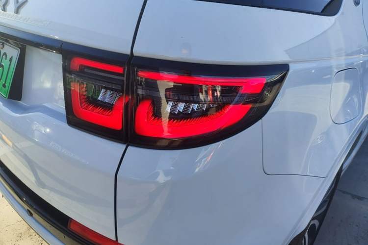 Used Land Rover Discovery Sport New Energy 2022 Facelifted P300e Plug-in Hybrid Electric Version Right Rear Taillight