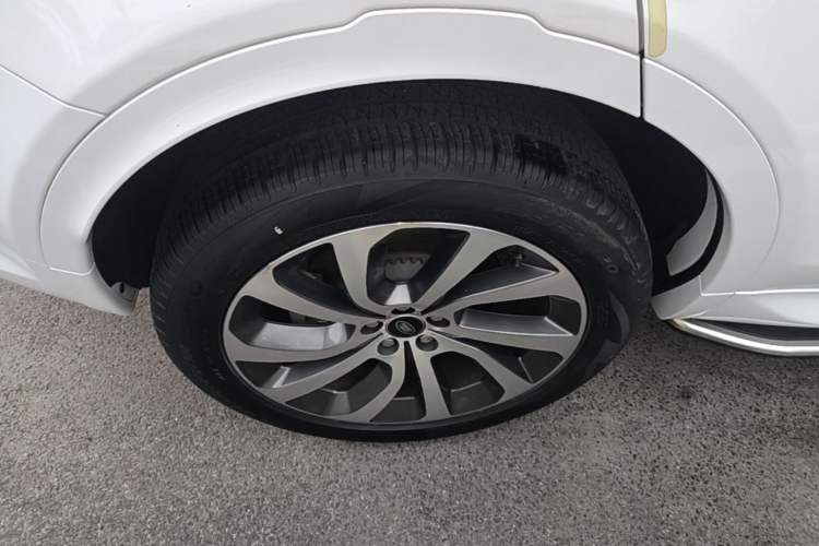 Used Land Rover Discovery Sport New Energy 2022 P300e Performance Tech Edition Right Rear Wheel Hub