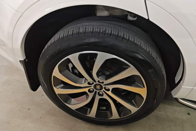 Used Land Rover Discovery Sport New Energy 2022 P300e Performance Tech Edition Right Rear Wheel Hub
