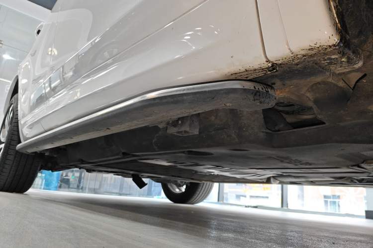 Used Land Rover Discovery Sport New Energy 2022 Facelifted P300e Plug-in Hybrid Electric Version Right Side Sill
