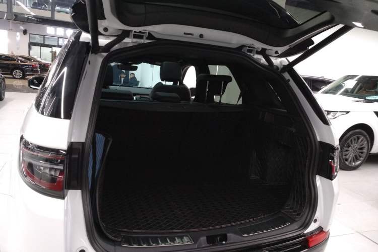 Used Land Rover Discovery Sport New Energy 2022 Facelifted P300e Plug-in Hybrid Electric Version Trunk