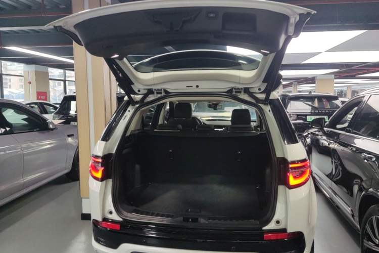 Used Land Rover Discovery Sport New Energy 2022 Facelifted P300e Plug-in Hybrid Electric Version Trunk