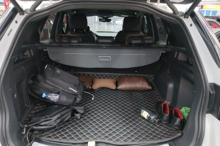 Used Land Rover Discovery Sport New Energy 2022 Facelifted P300e Plug-in Hybrid Electric Version Trunk