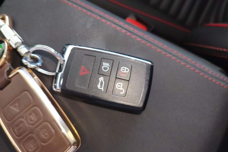 Used Land Rover Discovery Sport New Energy 2022 Facelifted P300e Plug-in Hybrid Electric Version Vehicle Key