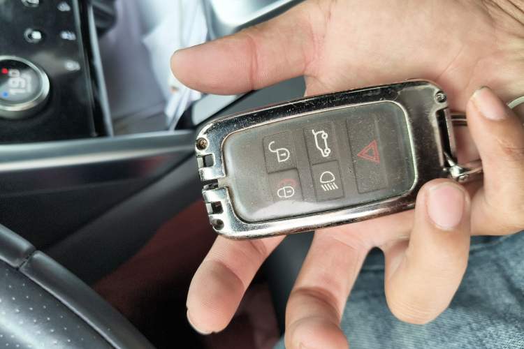 Used Land Rover Discovery Sport New Energy 2022 P300e Performance Tech Edition Vehicle Key