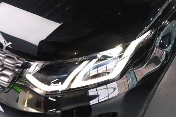 Used Land Rover Discovery Sport New Energy 2023 1.5T P300e Plug-in Hybrid Electric Version Left Front Headlight