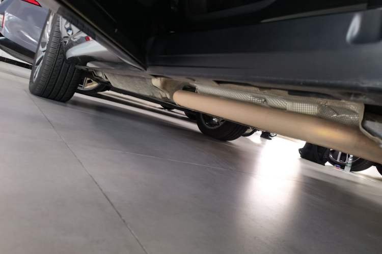 Used Land Rover Discovery Sport New Energy 2023 1.5T P300e Plug-in Hybrid Electric Version Left Side Sill