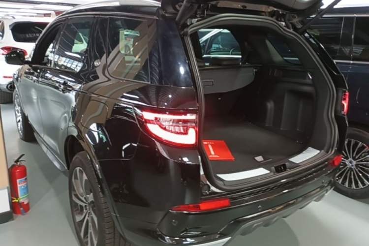 Used Land Rover Discovery Sport New Energy 2023 1.5T P300e Plug-in Hybrid Electric Version Rear Left 45 Deg