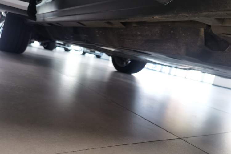 Used Land Rover Discovery Sport New Energy 2023 1.5T P300e Plug-in Hybrid Electric Version Right Side Sill