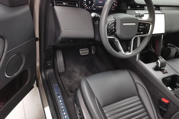 Used Land Rover Discovery Sport New Energy 2023 1.5T P300e Plug-in Hybrid Electric Version Interior 3