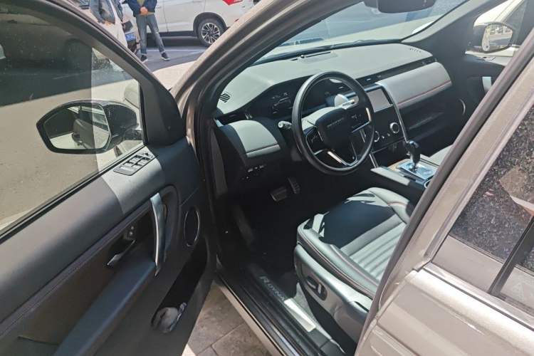 Used Land Rover Discovery Sport New Energy 2023 1.5T P300e Plug-in Hybrid Electric Version Driver Seat