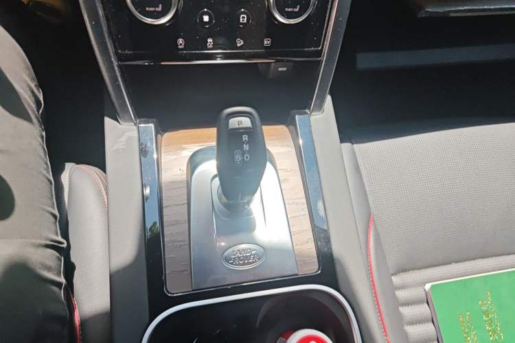 Used Land Rover Discovery Sport New Energy 2023 1.5T P300e Plug-in Hybrid Electric Version Gear Lever