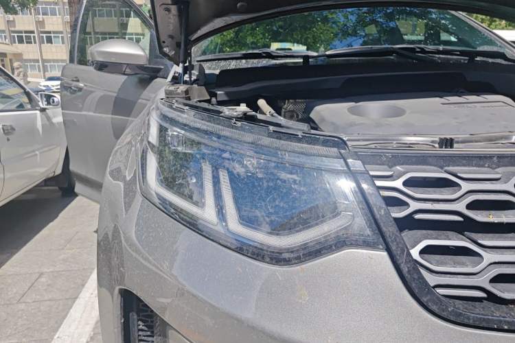 Used Land Rover Discovery Sport New Energy 2023 1.5T P300e Plug-in Hybrid Electric Version Right Front Headlight