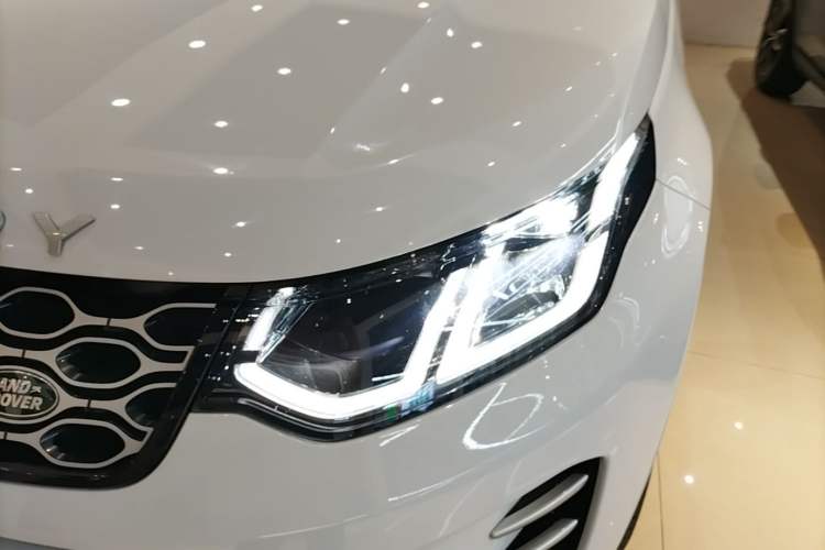 Used Land Rover Discovery Sport New Energy 2023 1.5T P300e Plug-in Hybrid Electric Version Left Front Headlight