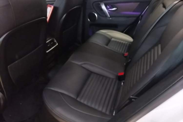 Used Land Rover Discovery Sport New Energy 2023 1.5T P300e Plug-in Hybrid Electric Version Left Rear Seat
