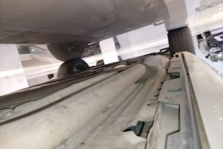 Used Land Rover Discovery Sport New Energy 2023 1.5T P300e Plug-in Hybrid Electric Version Left Side Sill