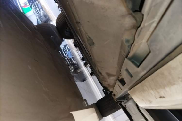 Used Land Rover Discovery Sport New Energy 2023 1.5T P300e Plug-in Hybrid Electric Version Right Side Sill