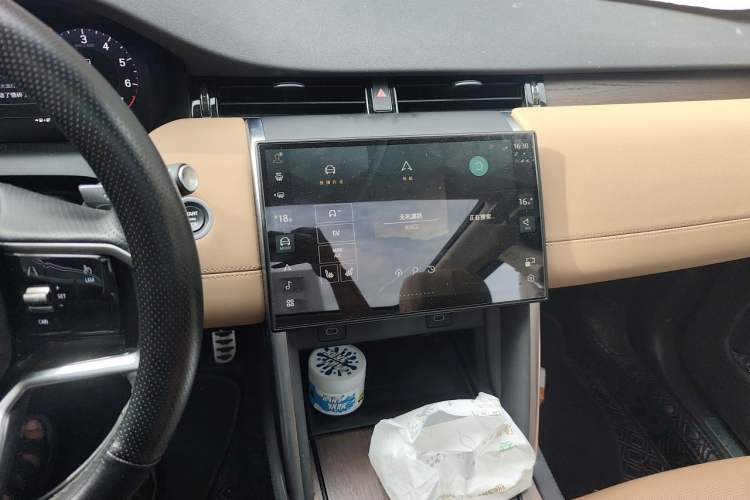 Used Land Rover Discovery Sport New Energy 2024 1.5T P300e Plug-in Hybrid Electric Version Audio And AC Panel