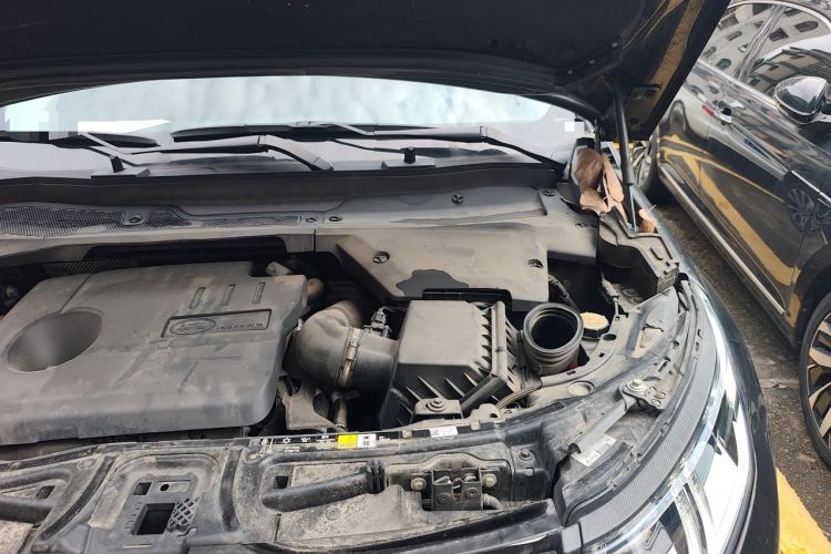 Used Land Rover Discovery Sport New Energy 2024 1.5T P300e Plug-in Hybrid Electric Version Engine Bay Left