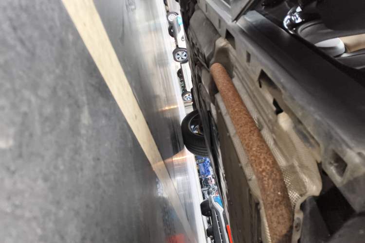 Used Land Rover Discovery Sport New Energy 2024 1.5T P300e Plug-in Hybrid Electric Version Left Side Sill