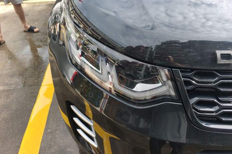 Used Land Rover Discovery Sport New Energy 2024 1.5T P300e Plug-in Hybrid Electric Version Right Front Headlight