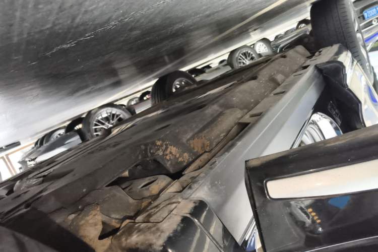 Used Land Rover Discovery Sport New Energy 2024 1.5T P300e Plug-in Hybrid Electric Version Right Side Sill