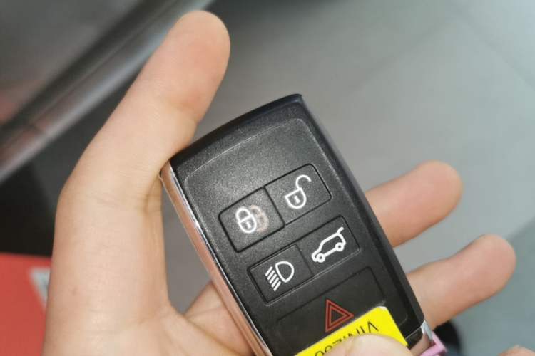 Used Land Rover Discovery Sport New Energy 2024 1.5T P300e Plug-in Hybrid Electric Version Vehicle Key