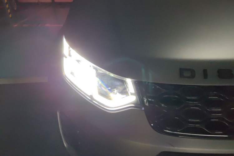 Used Land Rover Discovery Sport New Energy 2024 1.5T P300e Plug-in Hybrid Electric Version Right Front Headlight