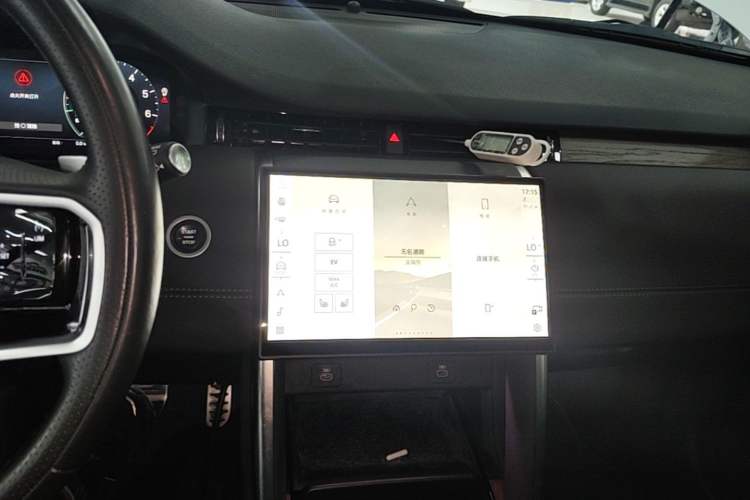 Used Land Rover Discovery Sport New Energy 2024 1.5T P300e Plug-in Hybrid Electric Version Audio And AC Panel