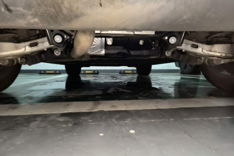 Used Land Rover Discovery Sport New Energy 2024 1.5T P300e Plug-in Hybrid Electric Version Chassis Rear