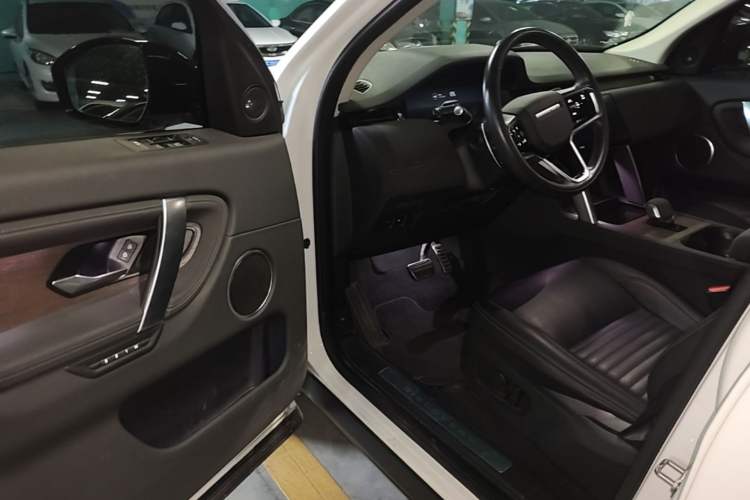 Used Land Rover Discovery Sport New Energy 2024 1.5T P300e Plug-in Hybrid Electric Version Driver Seat