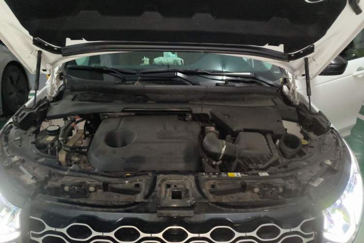 Used Land Rover Discovery Sport New Energy 2024 1.5T P300e Plug-in Hybrid Electric Version Engine Bay