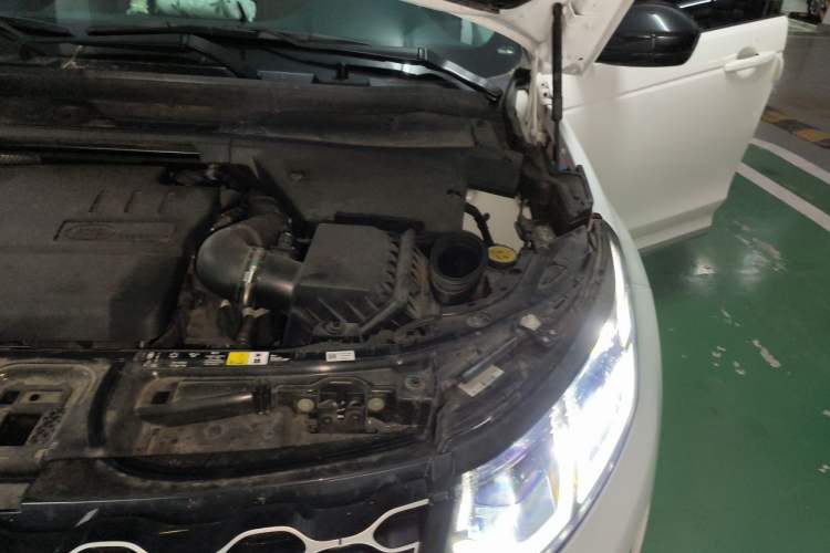 Used Land Rover Discovery Sport New Energy 2024 1.5T P300e Plug-in Hybrid Electric Version Engine Bay Left