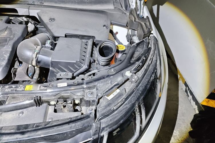 Used Land Rover Discovery Sport New Energy 2024 1.5T P300e Plug-in Hybrid Electric Version Engine Bay Left