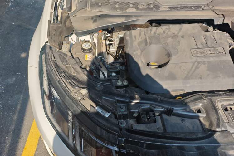 Used Land Rover Discovery Sport New Energy 2024 1.5T P300e Plug-in Hybrid Electric Version Engine Bay Right