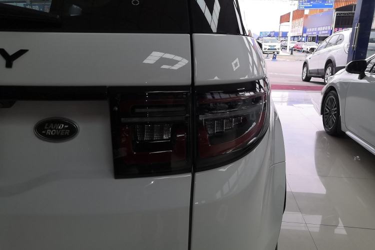 Used Land Rover Discovery Sport New Energy 2024 1.5T P300e Plug-in Hybrid Electric Version Exterior 2