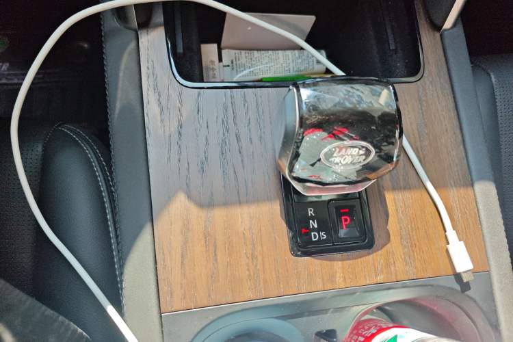 Used Land Rover Discovery Sport New Energy 2024 1.5T P300e Plug-in Hybrid Electric Version Gear Lever