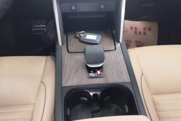 Used Land Rover Discovery Sport New Energy 2024 1.5T P300e Plug-in Hybrid Electric Version Gear Lever