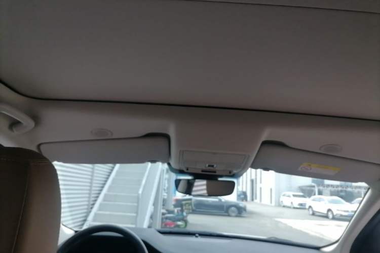 Used Land Rover Discovery Sport New Energy 2024 1.5T P300e Plug-in Hybrid Electric Version Headliner