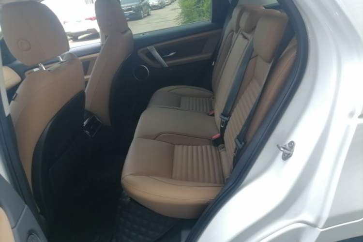 Used Land Rover Discovery Sport New Energy 2024 1.5T P300e Plug-in Hybrid Electric Version Left Rear Seat