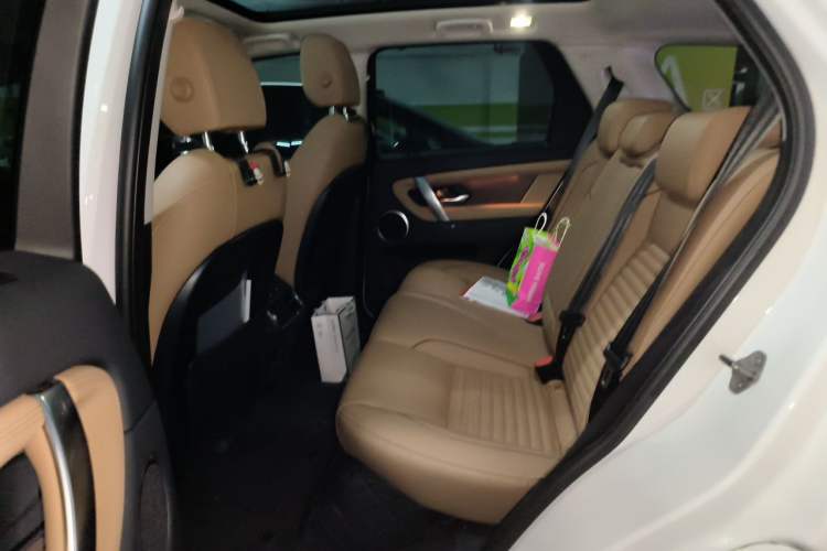 Used Land Rover Discovery Sport New Energy 2024 1.5T P300e Plug-in Hybrid Electric Version Left Rear Seat
