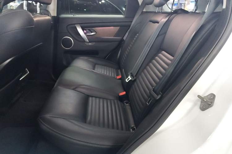 Used Land Rover Discovery Sport New Energy 2024 1.5T P300e Plug-in Hybrid Electric Version Left Rear Seat