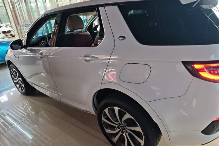 Used Land Rover Discovery Sport New Energy 2024 1.5T P300e Plug-in Hybrid Electric Version Left Side