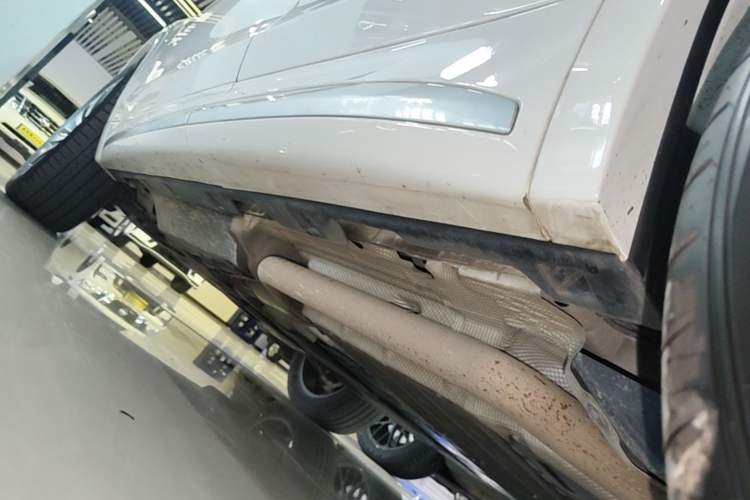 Used Land Rover Discovery Sport New Energy 2024 1.5T P300e Plug-in Hybrid Electric Version Left Side Sill